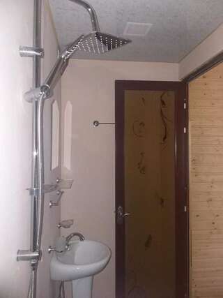 Отели типа «постель и завтрак» Winter hut Местиа-4